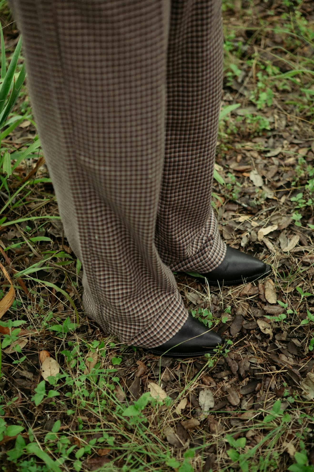 Ludlow Trouser Pant - Pinecone Brown Houndstooth - Image 4
